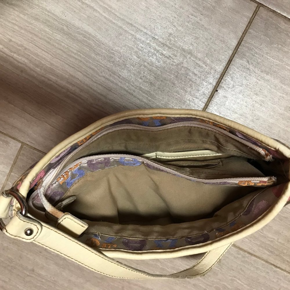 Aigner Purse - Picture 5 of 8